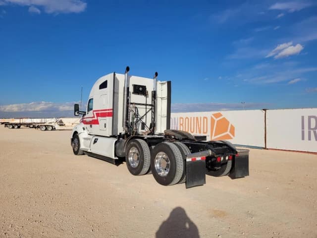 Image of Kenworth T680 equipment image 2