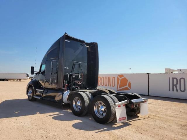 Image of Kenworth T680 equipment image 2