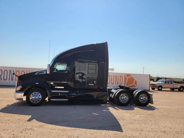 Image of Kenworth T680 equipment image 1