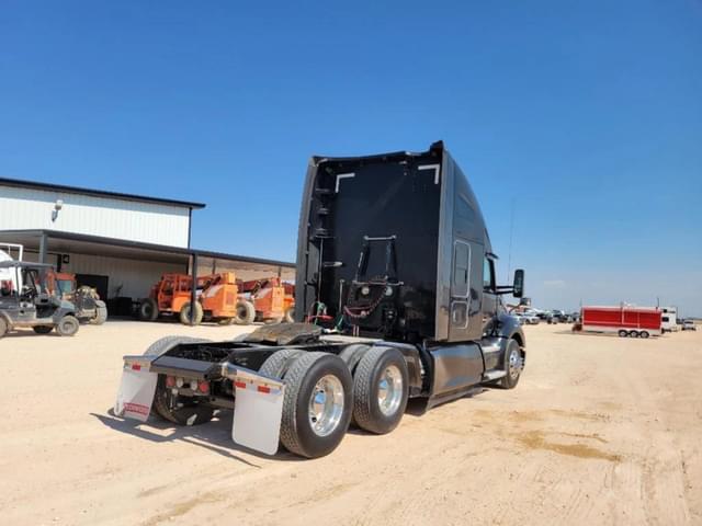 Image of Kenworth T680 equipment image 4