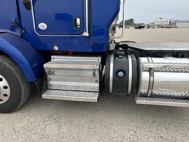 Image of Kenworth T800 equipment image 3