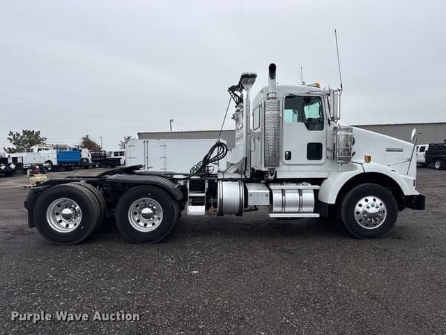 Image of Kenworth T800 equipment image 3