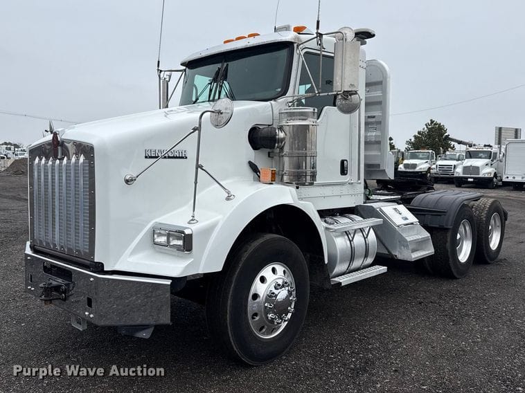 2019 Kenworth T800 Equipment Image0