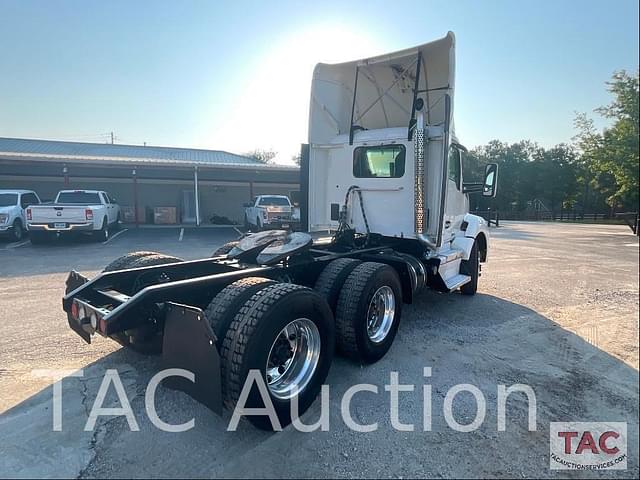 Image of Kenworth T880 equipment image 4