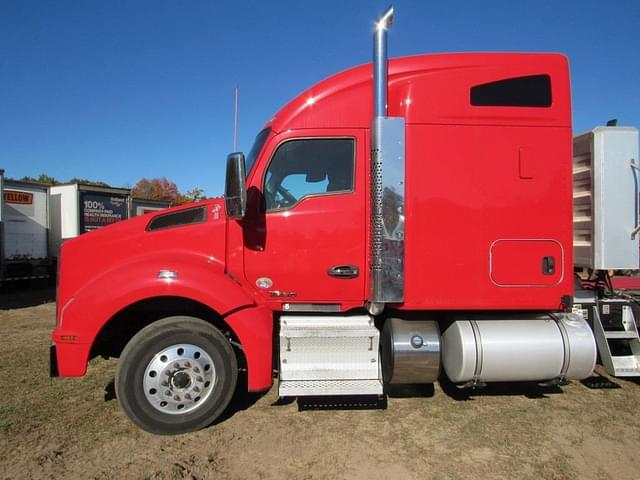 Image of Kenworth T880 equipment image 1