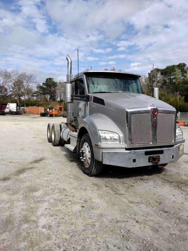 Image of Kenworth T880 equipment image 2