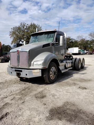 Main image Kenworth T880
