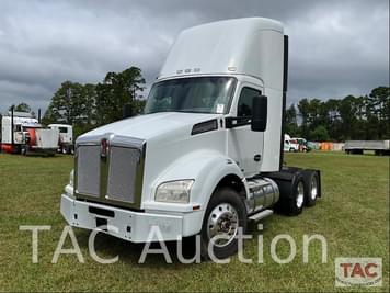 Main image Kenworth T880