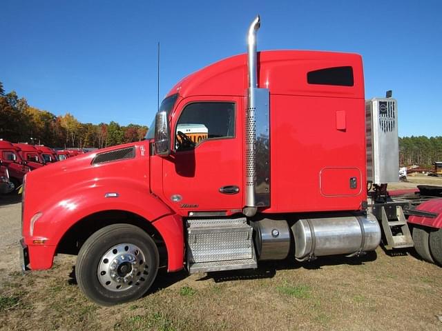 Image of Kenworth T880 equipment image 1