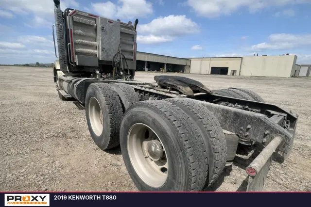 Image of Kenworth T880 equipment image 2