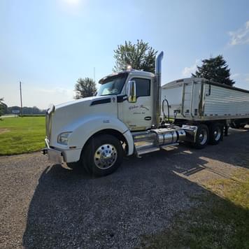 Main image Kenworth T880