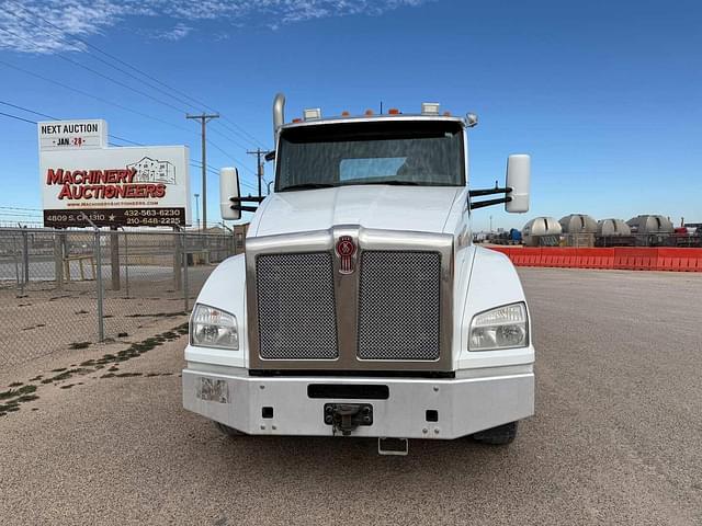 Image of Kenworth T880 equipment image 2