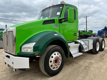 Main image Kenworth T880