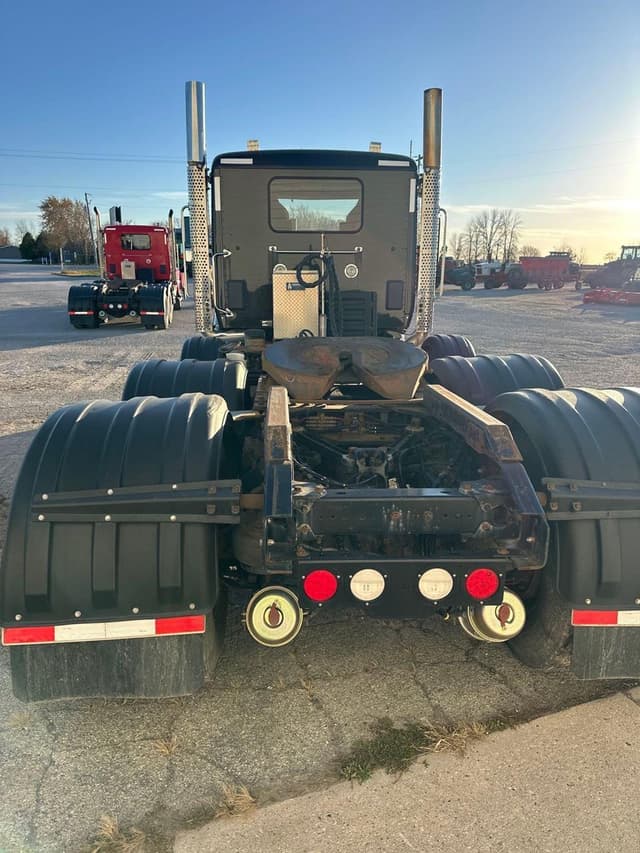 Image of Kenworth T880 equipment image 4