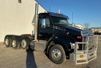 Main image Kenworth T880