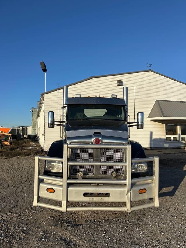 Image of Kenworth T880 equipment image 1