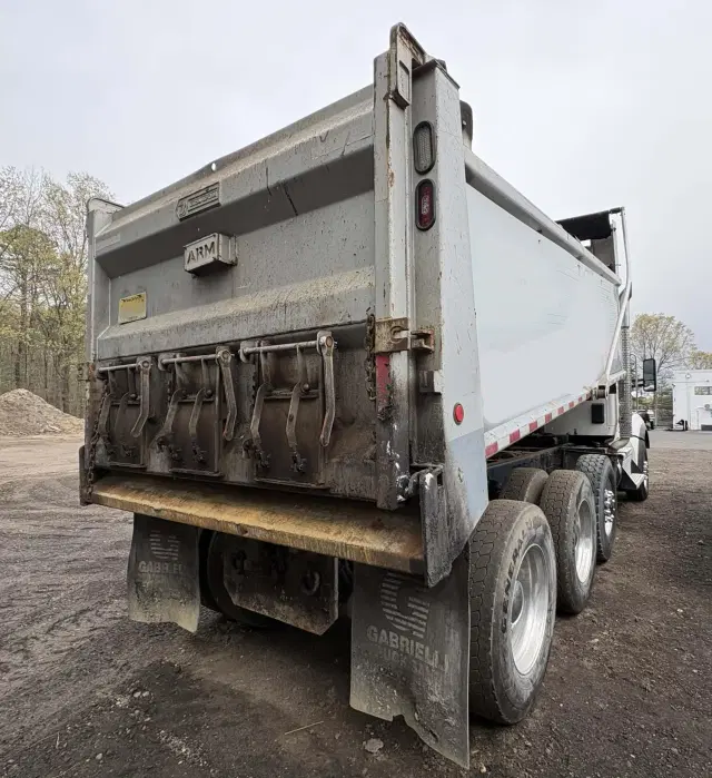 Image of Kenworth T880 equipment image 4