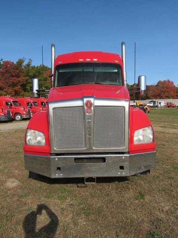 Image of Kenworth T880 equipment image 1