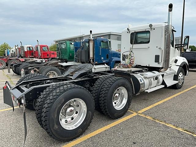 Image of Kenworth T880 equipment image 3