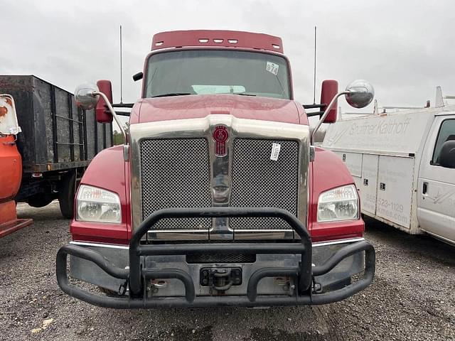 Image of Kenworth T880 equipment image 1