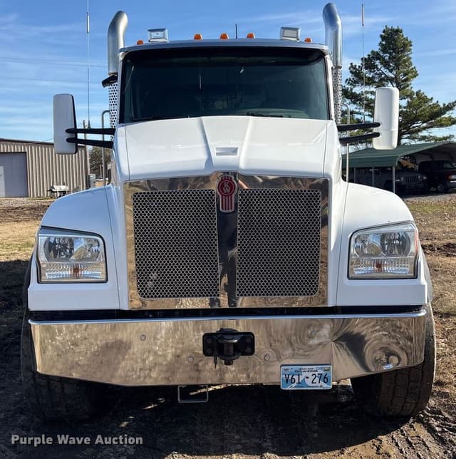 Image of Kenworth T880 equipment image 1