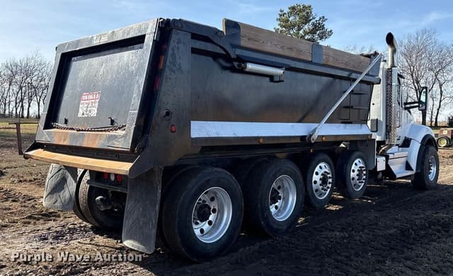 Image of Kenworth T880 equipment image 4