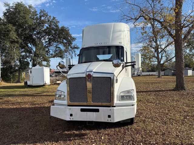Image of Kenworth T880 equipment image 2