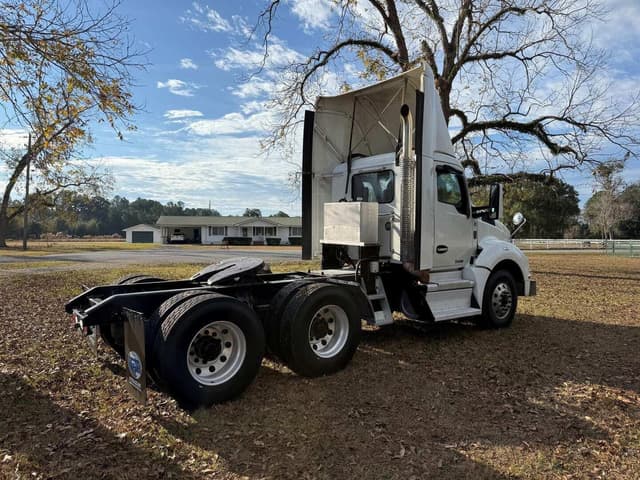 Image of Kenworth T880 equipment image 4