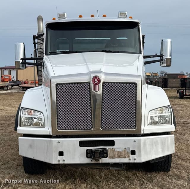 Image of Kenworth T880 equipment image 1