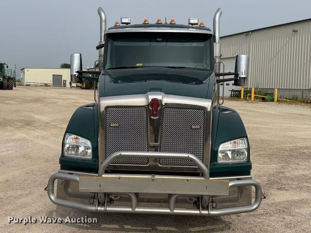 Image of Kenworth T880 equipment image 1