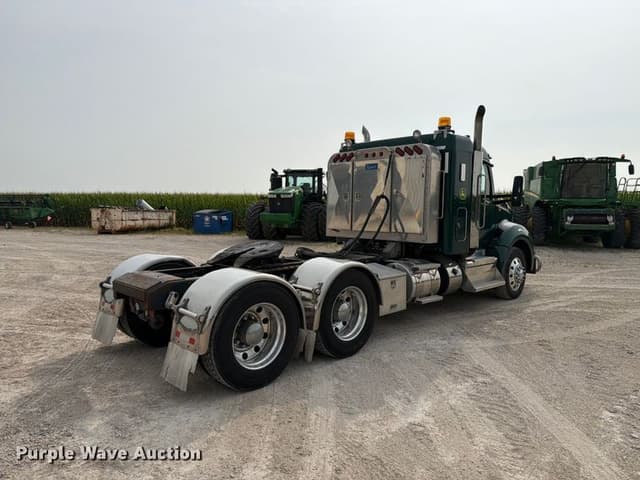 Image of Kenworth T880 equipment image 4