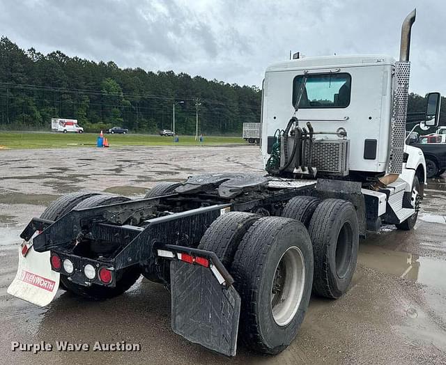 Image of Kenworth T880 equipment image 4