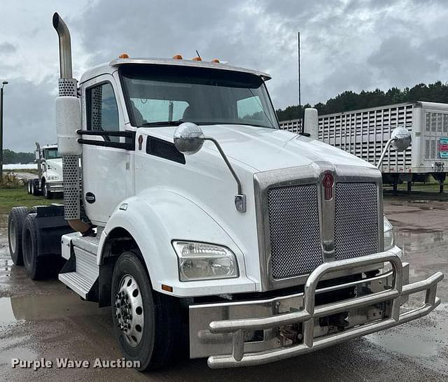 Image of Kenworth T880 equipment image 2