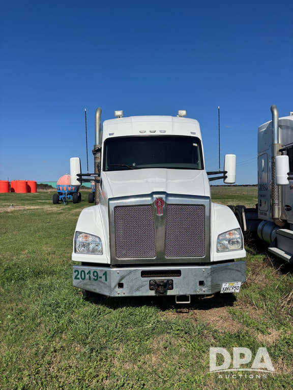 Image of Kenworth T880 equipment image 2