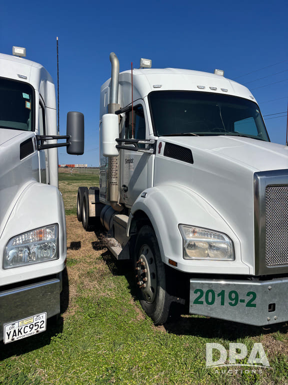 2019 Kenworth T880 Equipment Image0