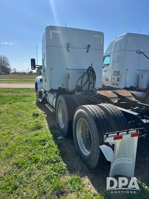 Image of Kenworth T880 equipment image 4