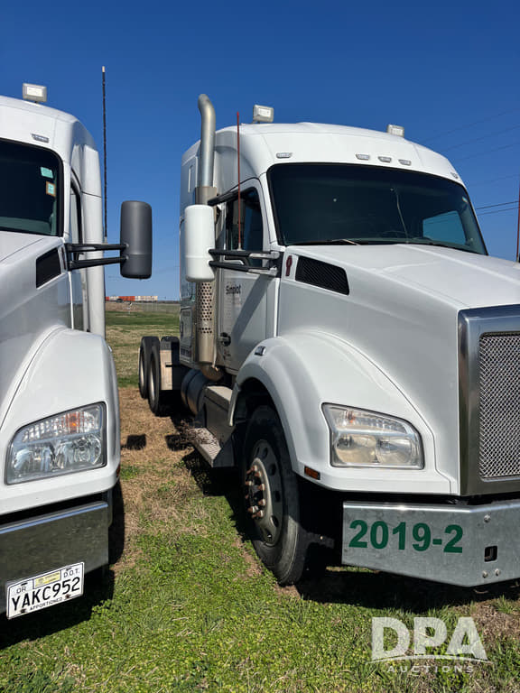 Image of Kenworth T880 equipment image 1