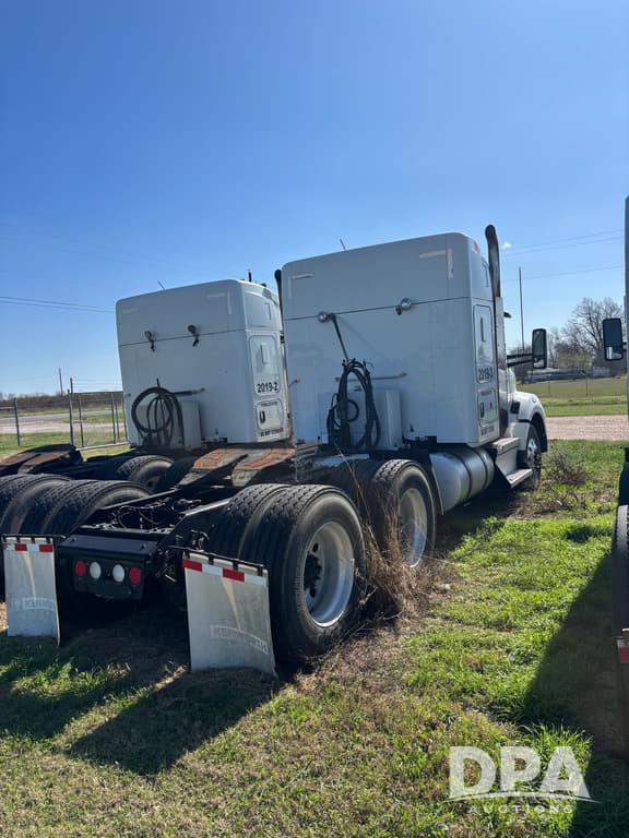 Image of Kenworth T880 equipment image 2