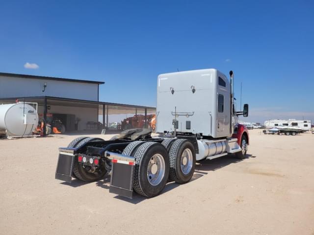 Image of Kenworth T880 equipment image 4