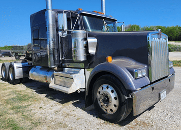 Main image Kenworth W900
