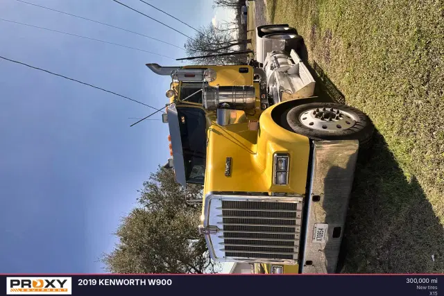 Image of Kenworth W900 equipment image 3