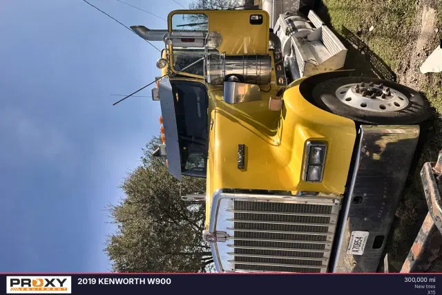 Image of Kenworth W900 equipment image 2