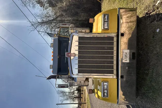 Image of Kenworth W900 equipment image 4