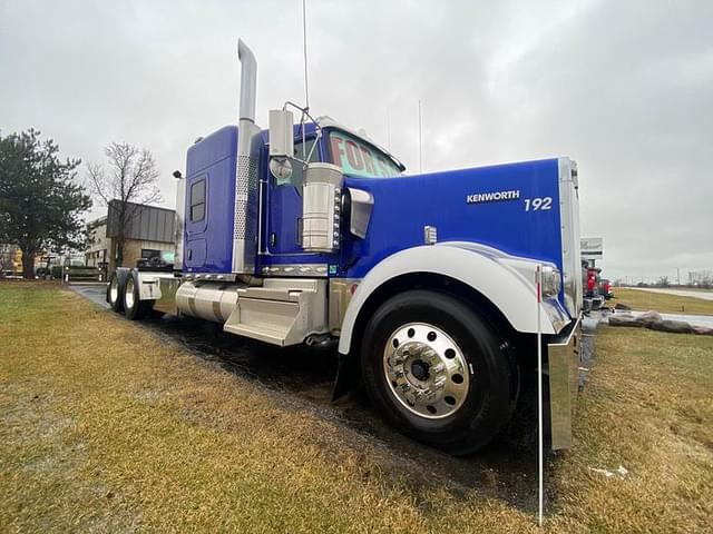 Image of Kenworth W900 equipment image 2
