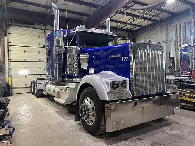Image of Kenworth W900 equipment image 1