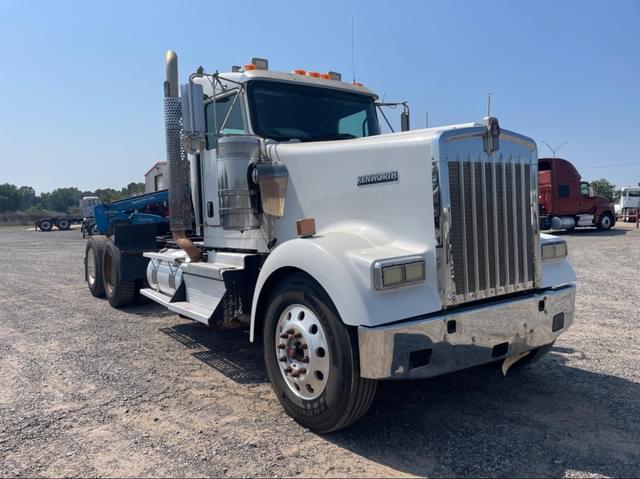 Image of Kenworth W900 equipment image 1