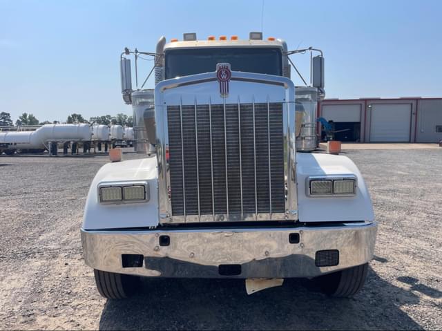 Image of Kenworth W900 equipment image 2