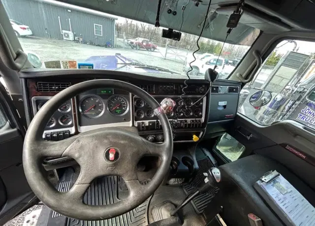 Image of Kenworth W900 equipment image 4