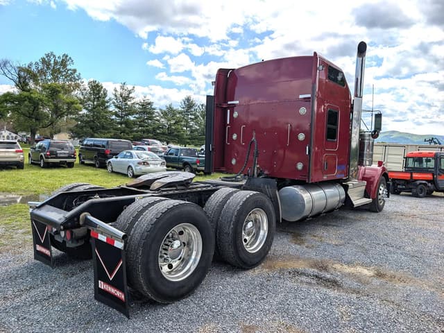 Image of Kenworth W900 equipment image 4
