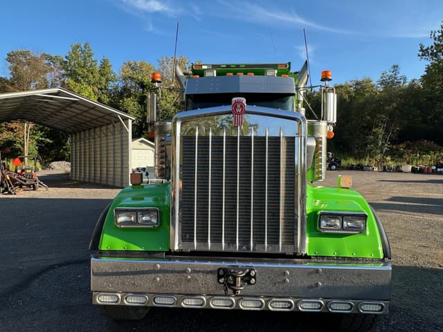 Image of Kenworth W900L equipment image 1
